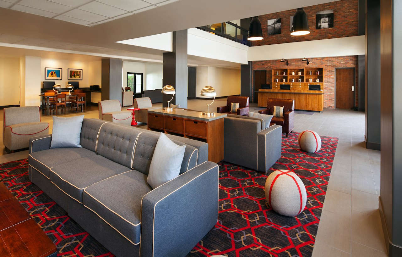 Four Points By Sheraton Phoenix South Mountain Exterior photo